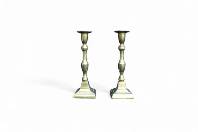 Koppel antieke kandelaars in messing