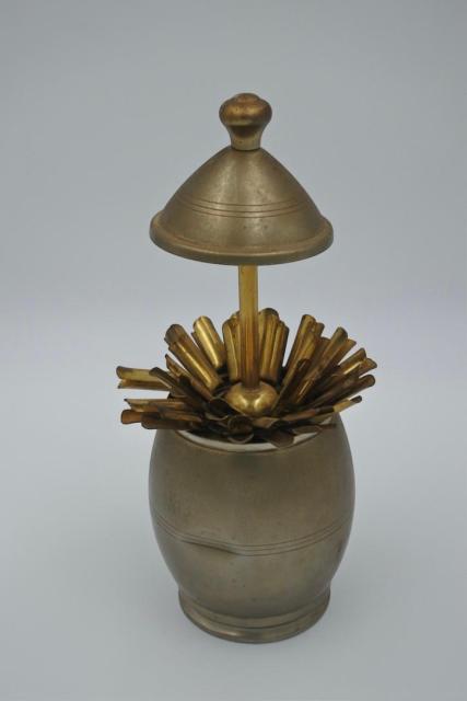 Vintage pull-up sigarettenautomaat