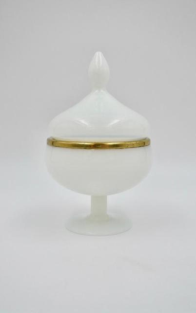 Bo&icirc;te antique fran&ccedil;aise en verre opalin blanc &laquo; Bulle de Savon &raquo;.