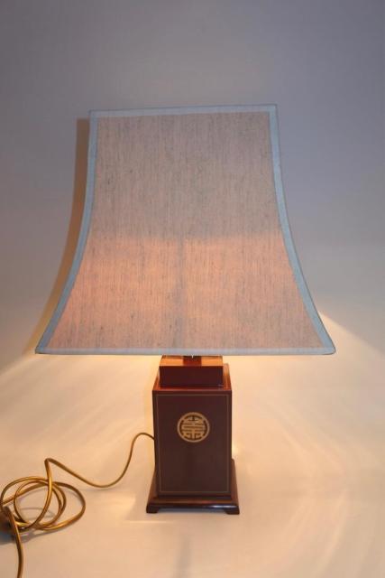NIKKO lamp in gelakt hout voor Maison Le Dauphin, jaren &lsquo;70