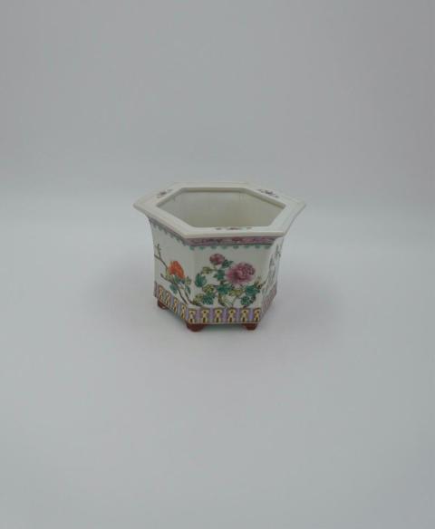 Pot de fleurs chinois hexagonal